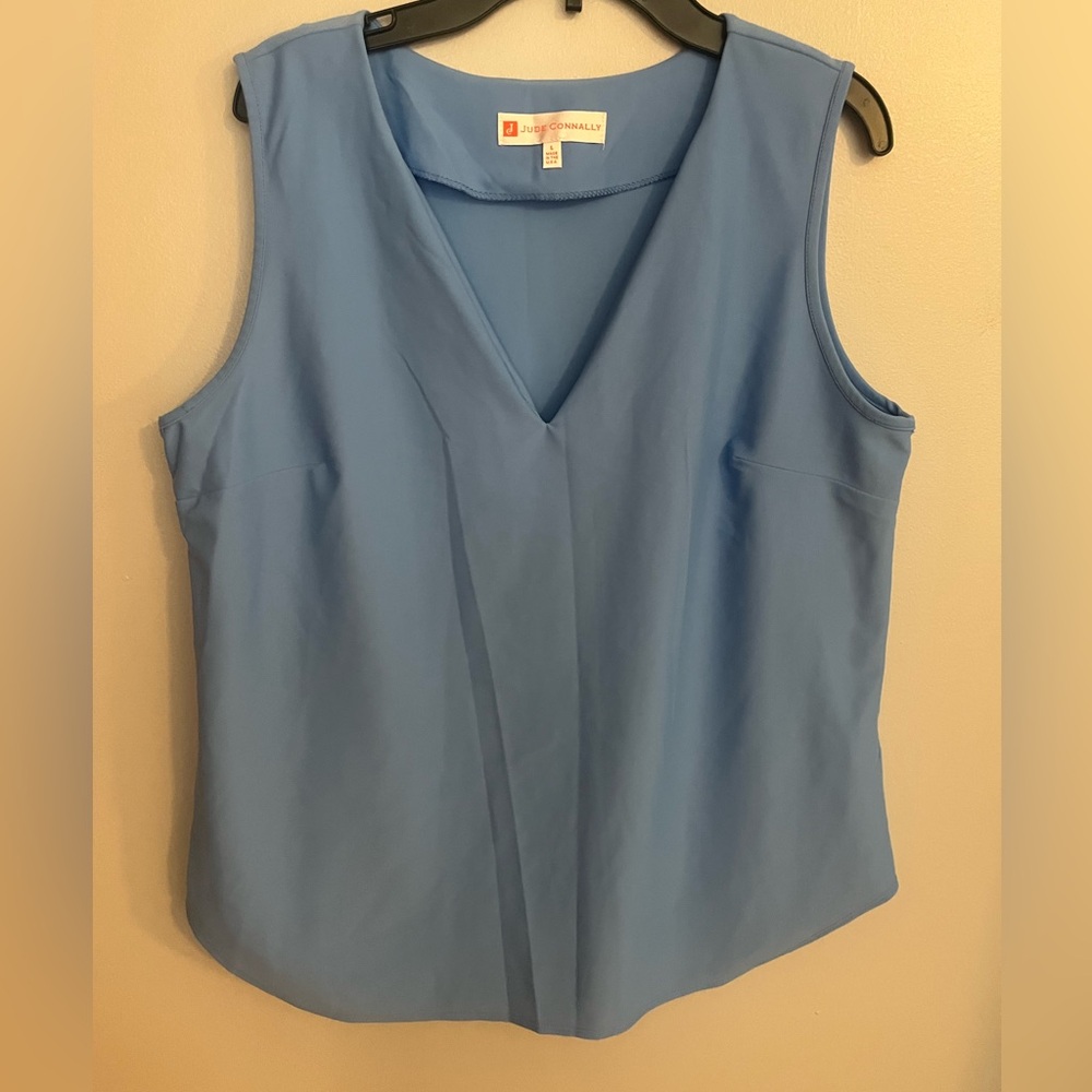 Jude Connally Blue V neck Golf top. Size‎ L